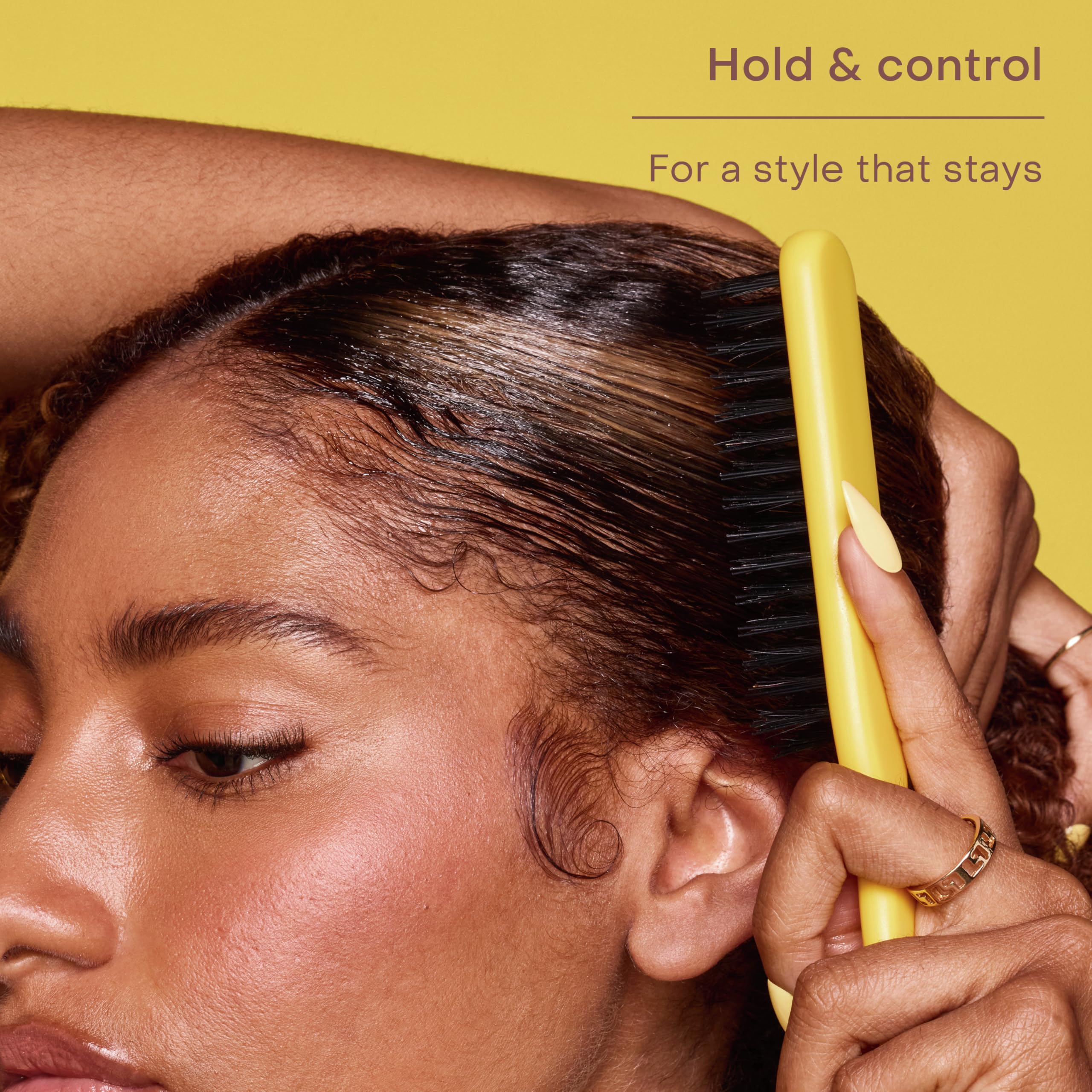 SheaMoisture Gel Fuerte, aplicación-en-cabello: peinados pulidos durante todo el día.