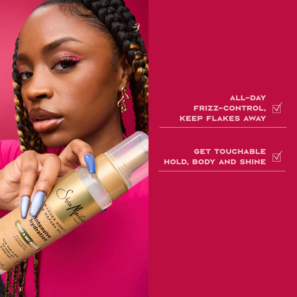 SheaMoisture Wrap & Set Mousse, aplicación en secciones para definición uniforme.
