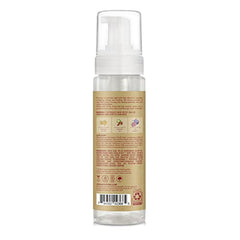 SheaMoisture Wrap & Set Mousse, control de frizz 24 horas para un acabado liso.