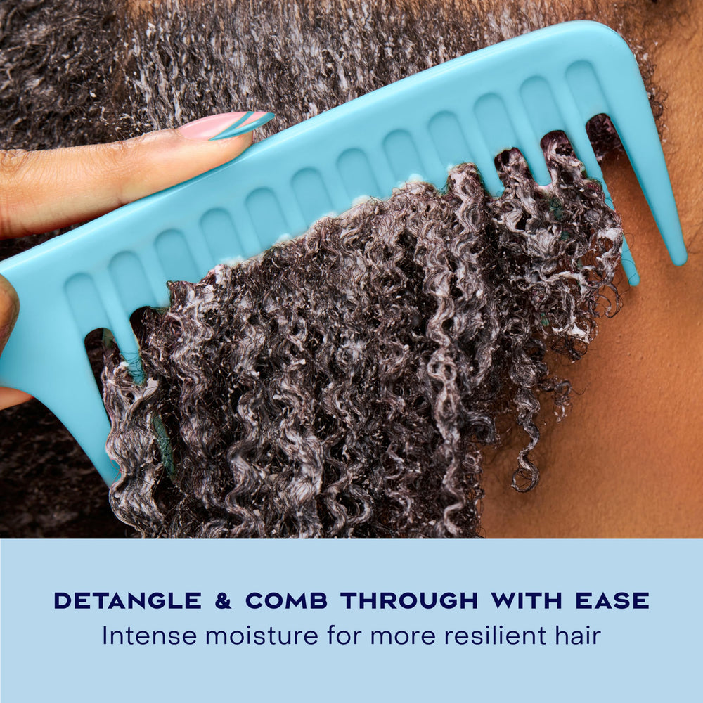 Hair-coating action of SheaMoisture Hydrate & Repair Conditioner supports lasting moisture.