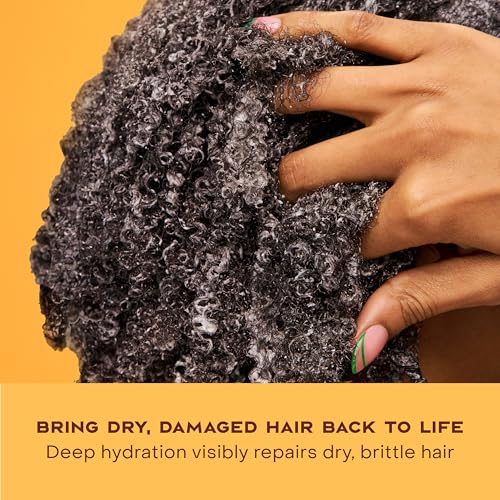Sellado de humedad para un aspecto diario favorecido con SheaMoisture Restorative Conditioner.