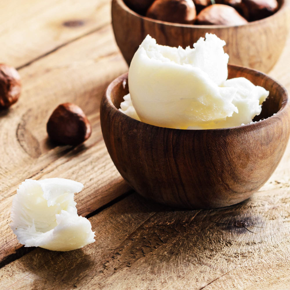 Aplicación versátil de Sheanefit para cuerpo y cabello.
