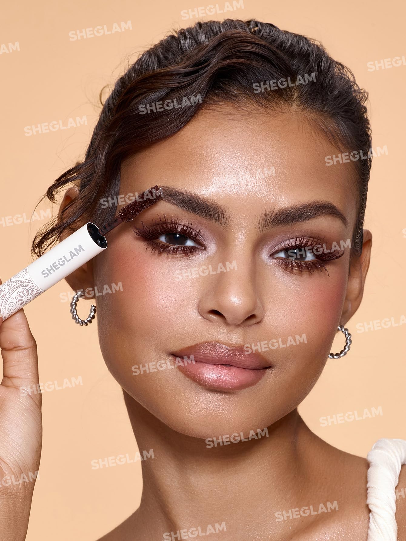 SHEGLAM All-In-One mascara ready for outdoor wear scenarios