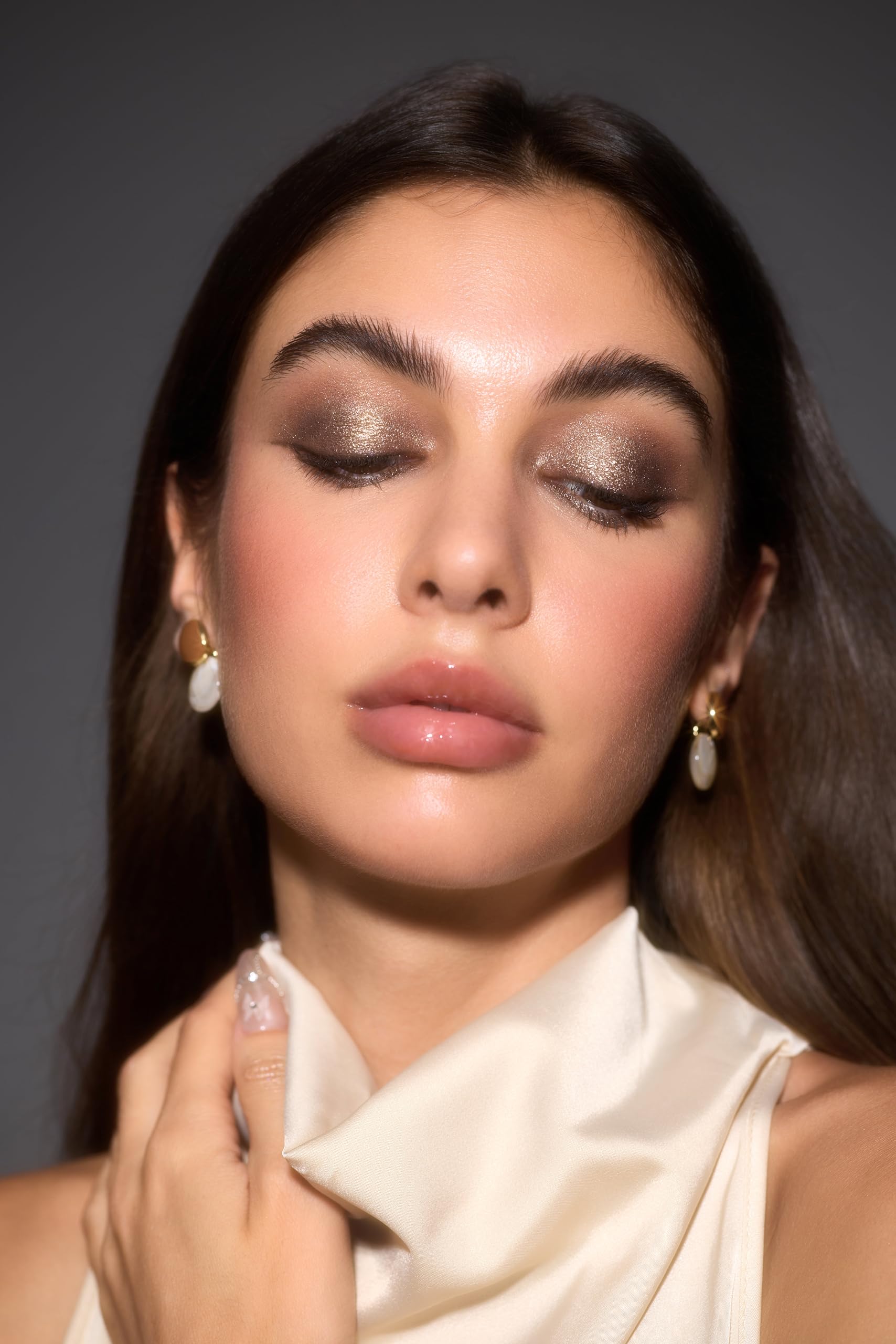 SHEGLAM barra brillo cristal: duración prolongada para un acabado duradero.