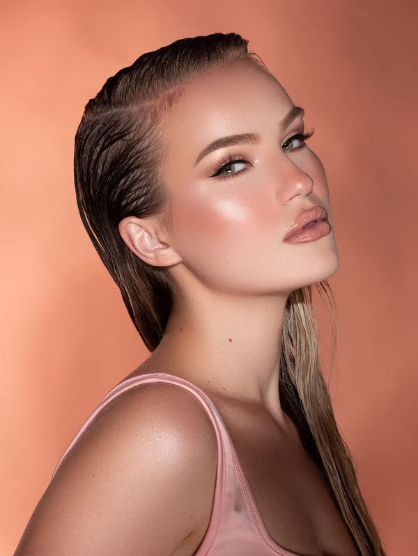 SHEGLAM Glow Bloom swirl reveals Vanilla Frost shade's warmth and shimmer.