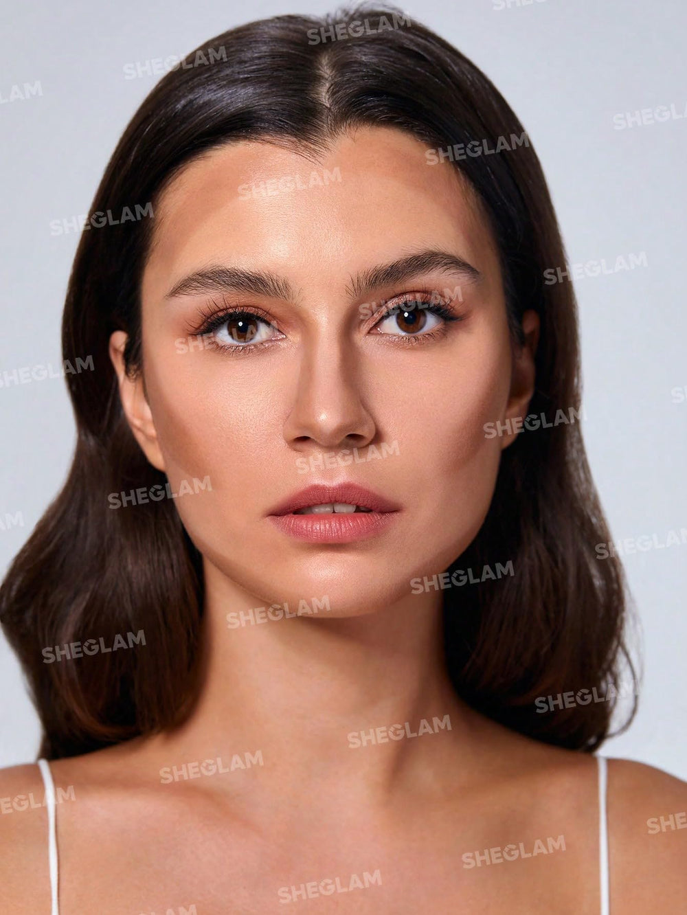 SHEGLAM Snatch n Define blends nose contour for natural definition