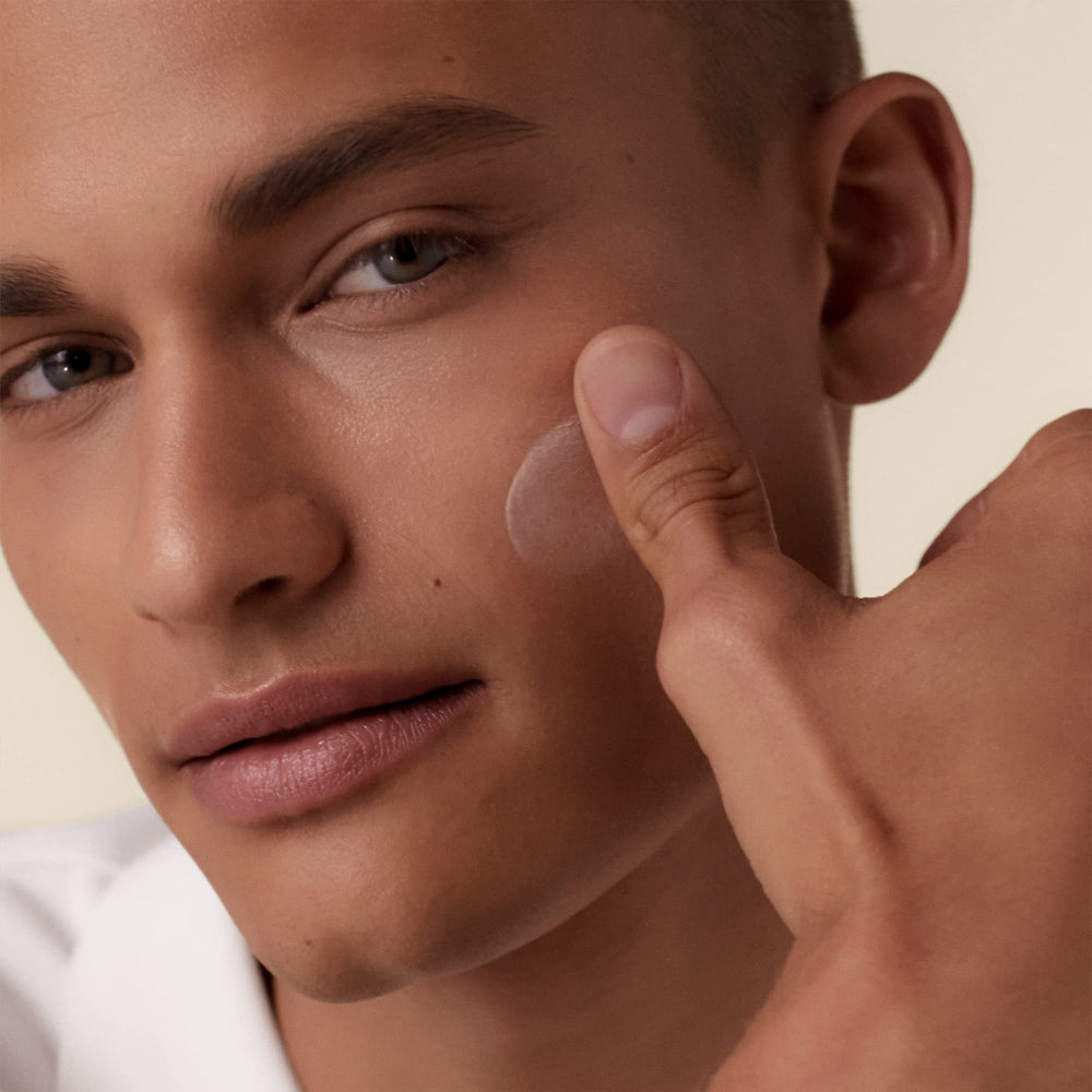 Shiseido Urban Environment hydration-focused formula shown on the product.