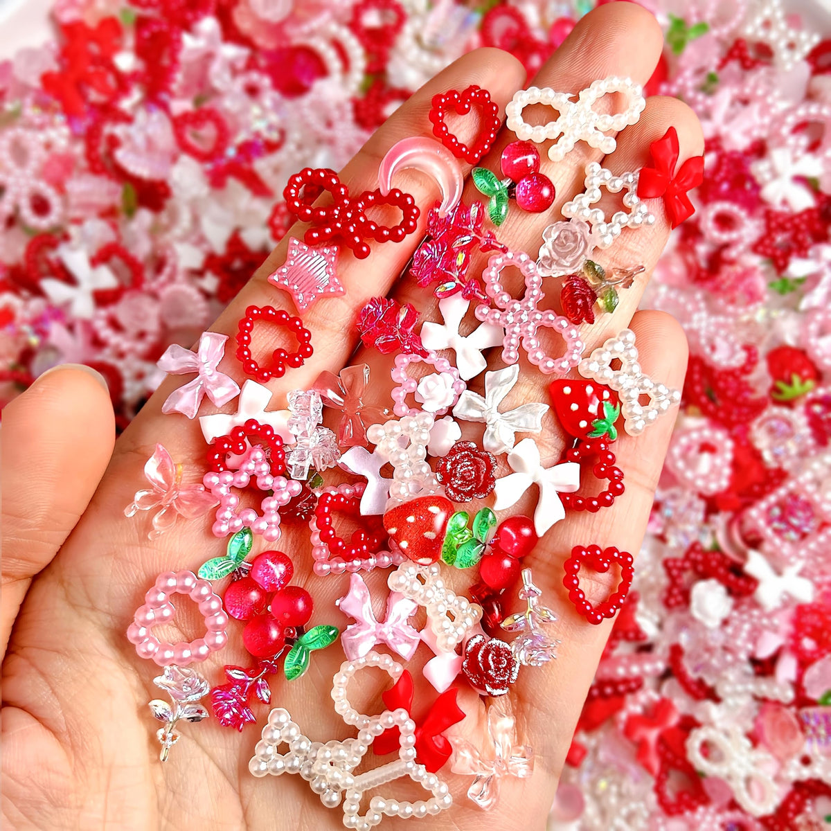 SHUXILIN adorno uñas fresa 3D rosada para un diseño llamativo.