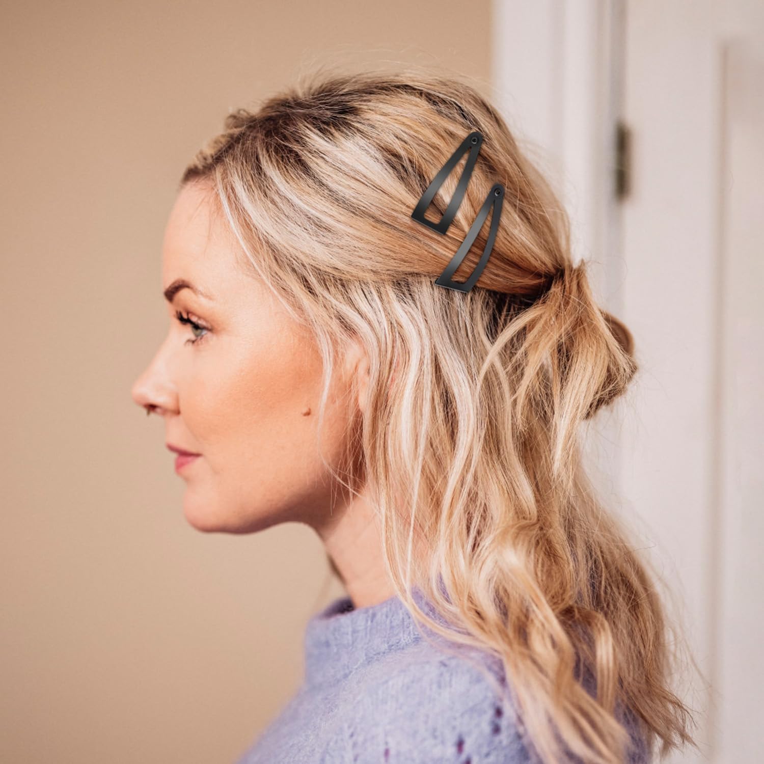 Sightor easy-wear clip for versatile looks and quick fixes.