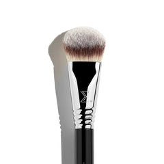 Sigma Beauty F08 dense, extra-soft synthetic fibers enable controlled powder application.