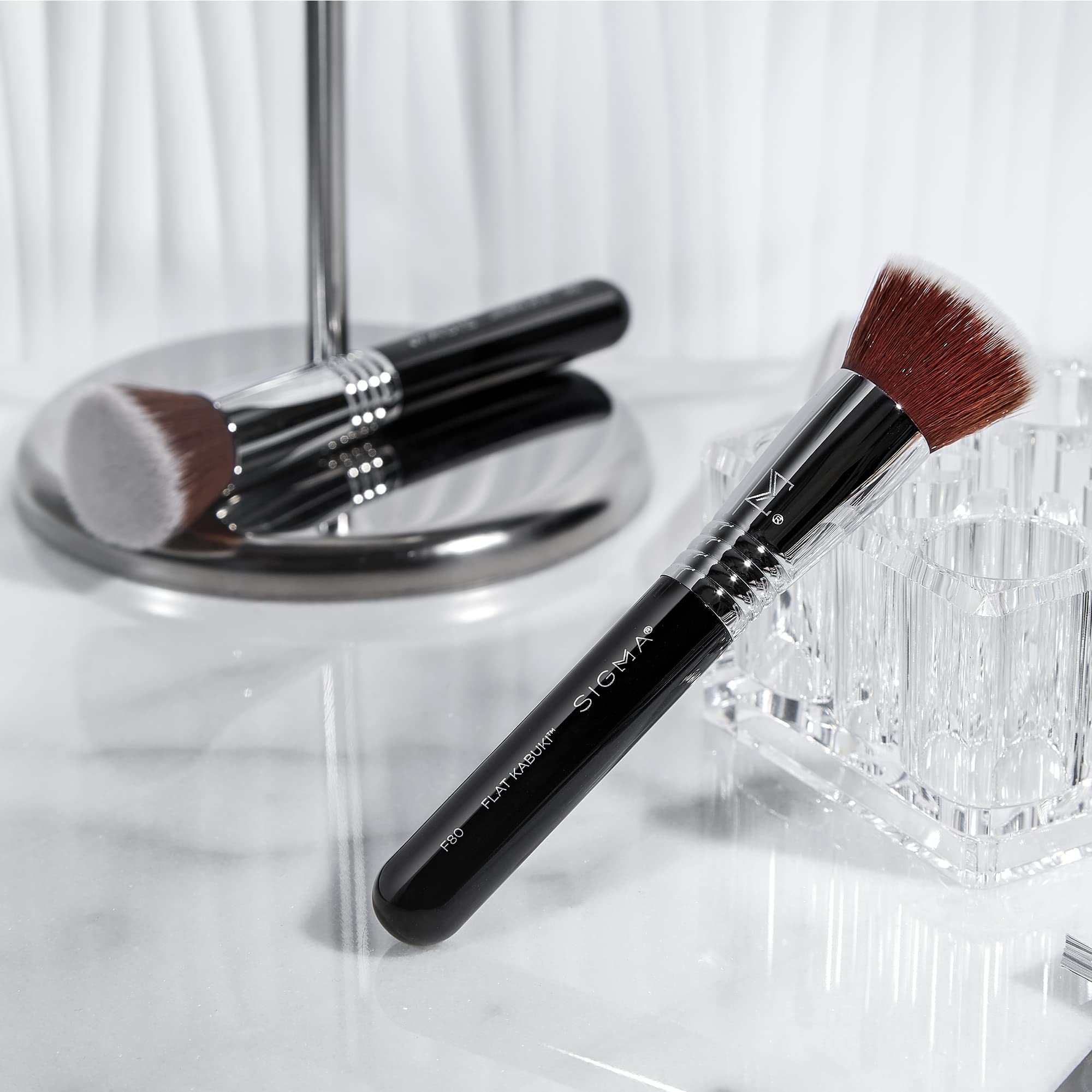Sigma Beauty F85 Airbrush Kabuki Brush easy cleaning with SigMagic