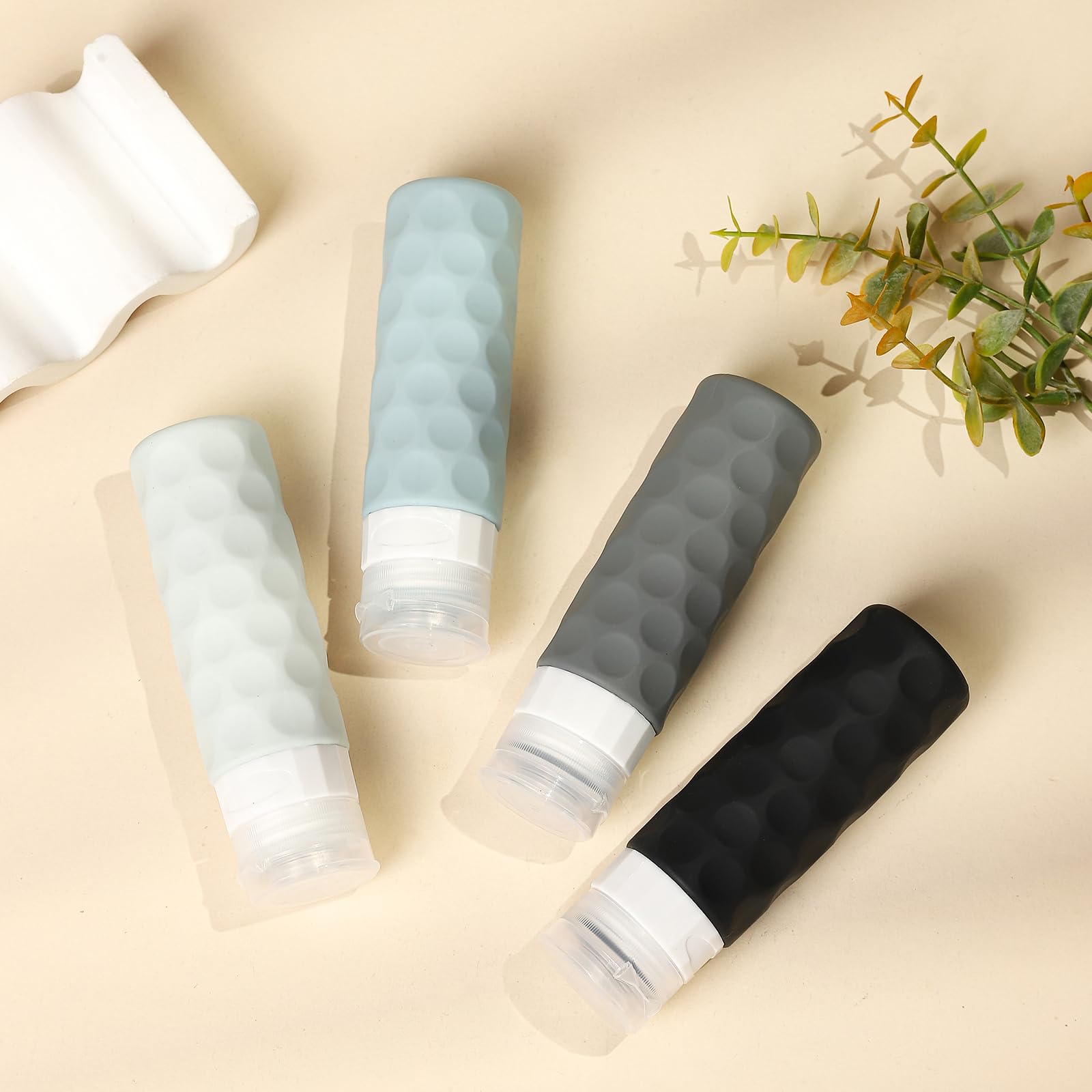 Silevoler 4-pack includes a clear toiletry bag for organized travel.