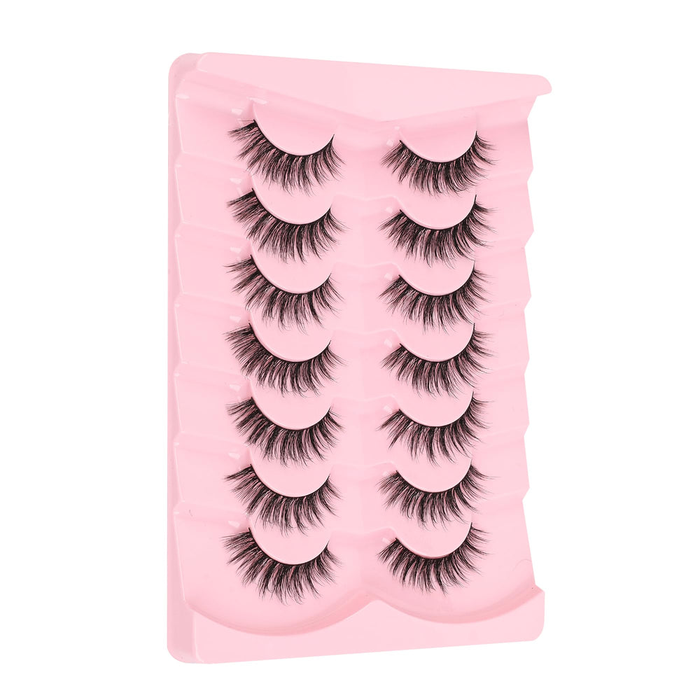 Siligli easy-to-apply lash band blends with natural lashes