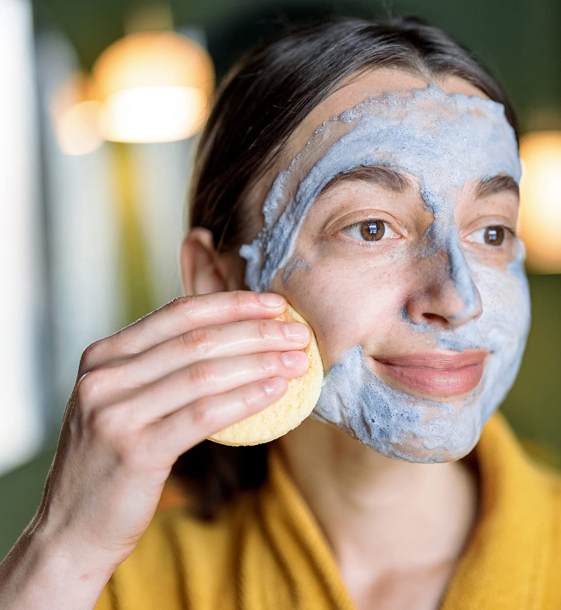 SILUKER deep pore cleanse sponge for gentle scrubbing and dirt removal.