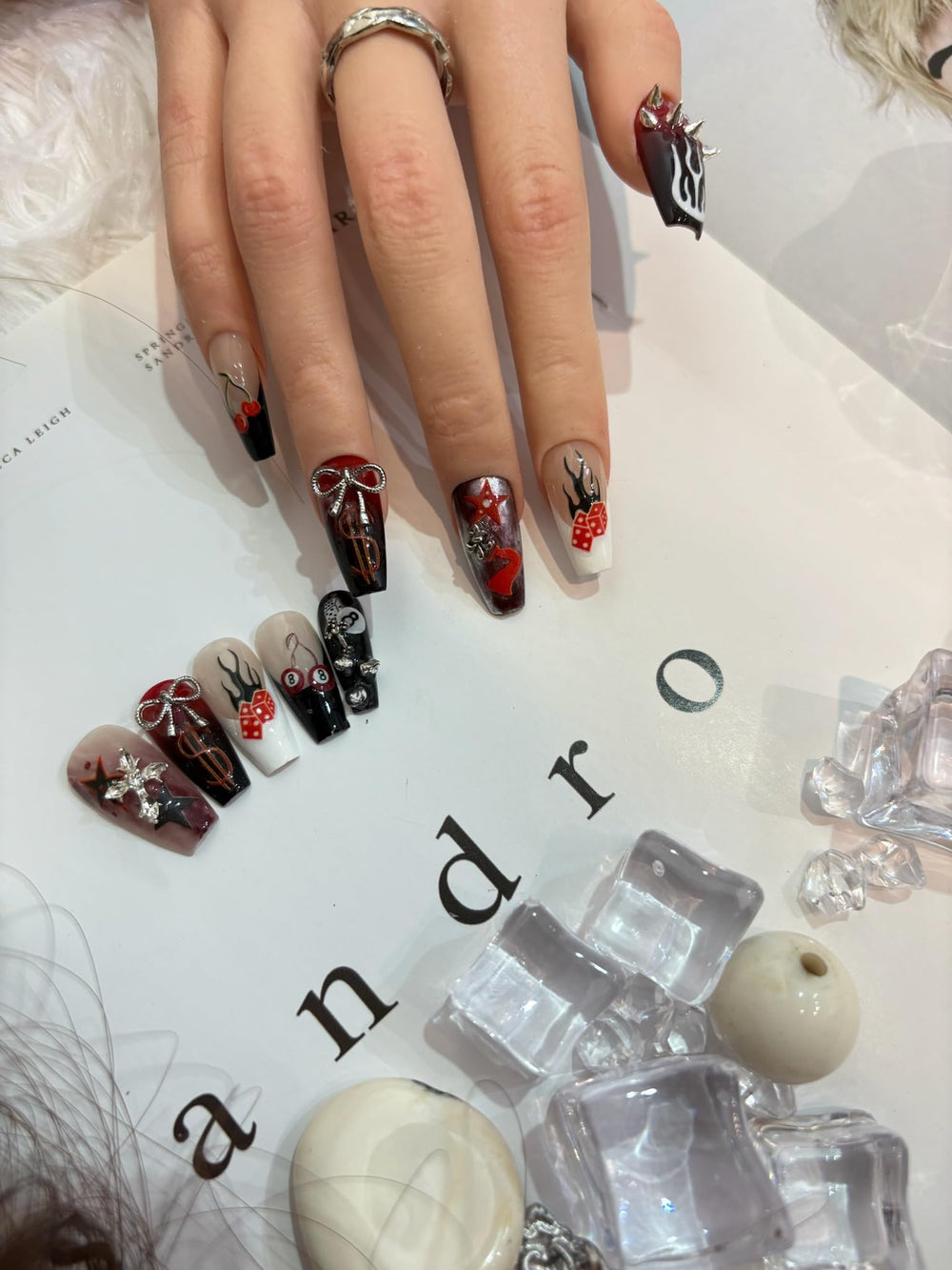 SIMAYKUWA manicura casera con diseño divertido para uñas.
