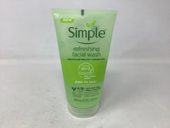 Simple gel sin jabón, textura gel suave para revelar piel limpia.