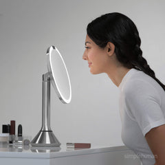 Simplehuman cordless mirror, USB-C rechargeable for flexible use.