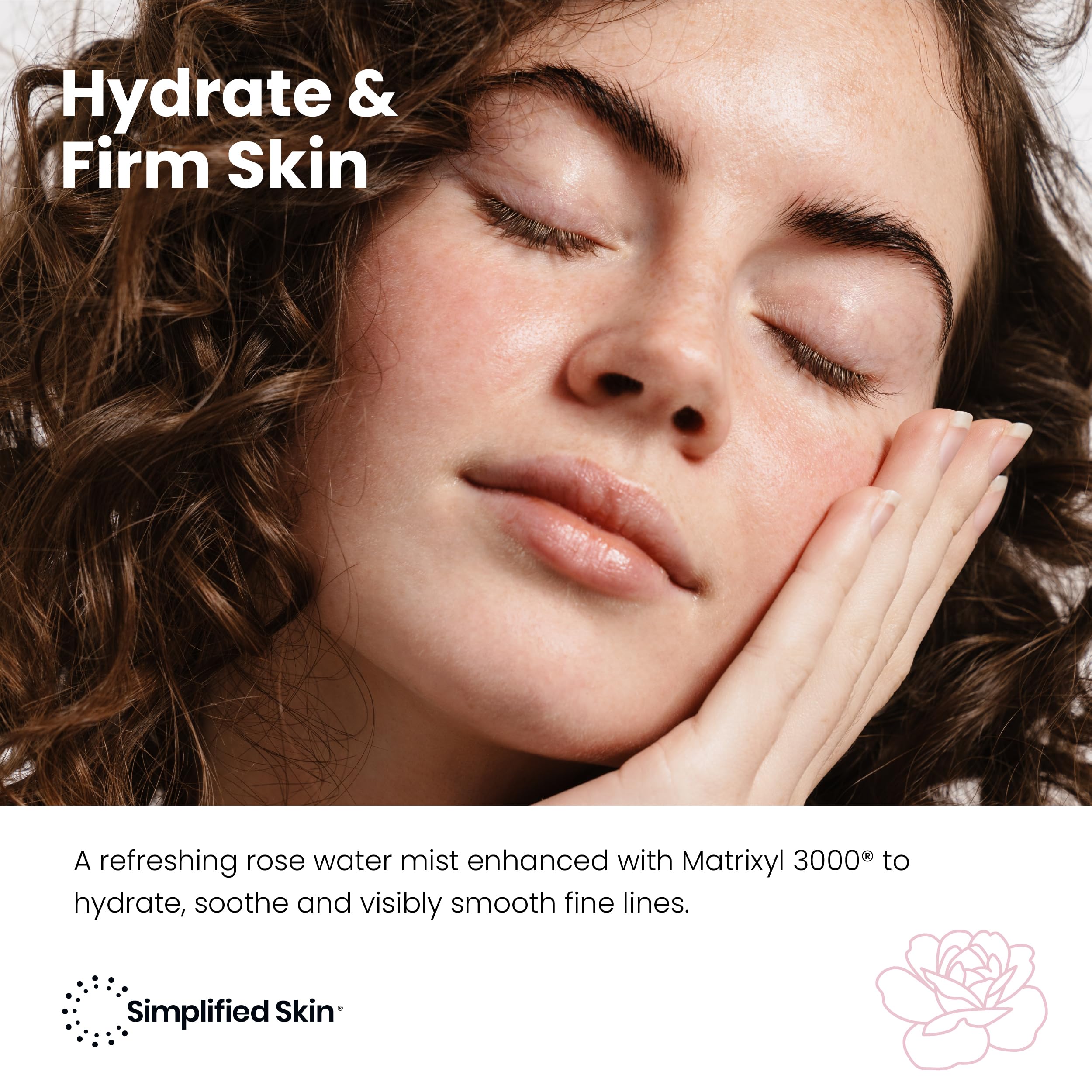 Aplicación en rostro de Simplified Skin Rose Water Spray para refrescar y tonificar.
