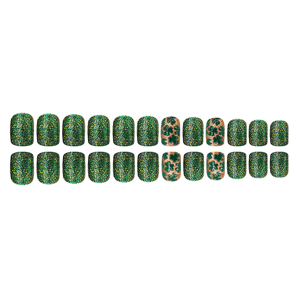 Uñas Sinsen verdes con diseño de trébol, estilo festivo.