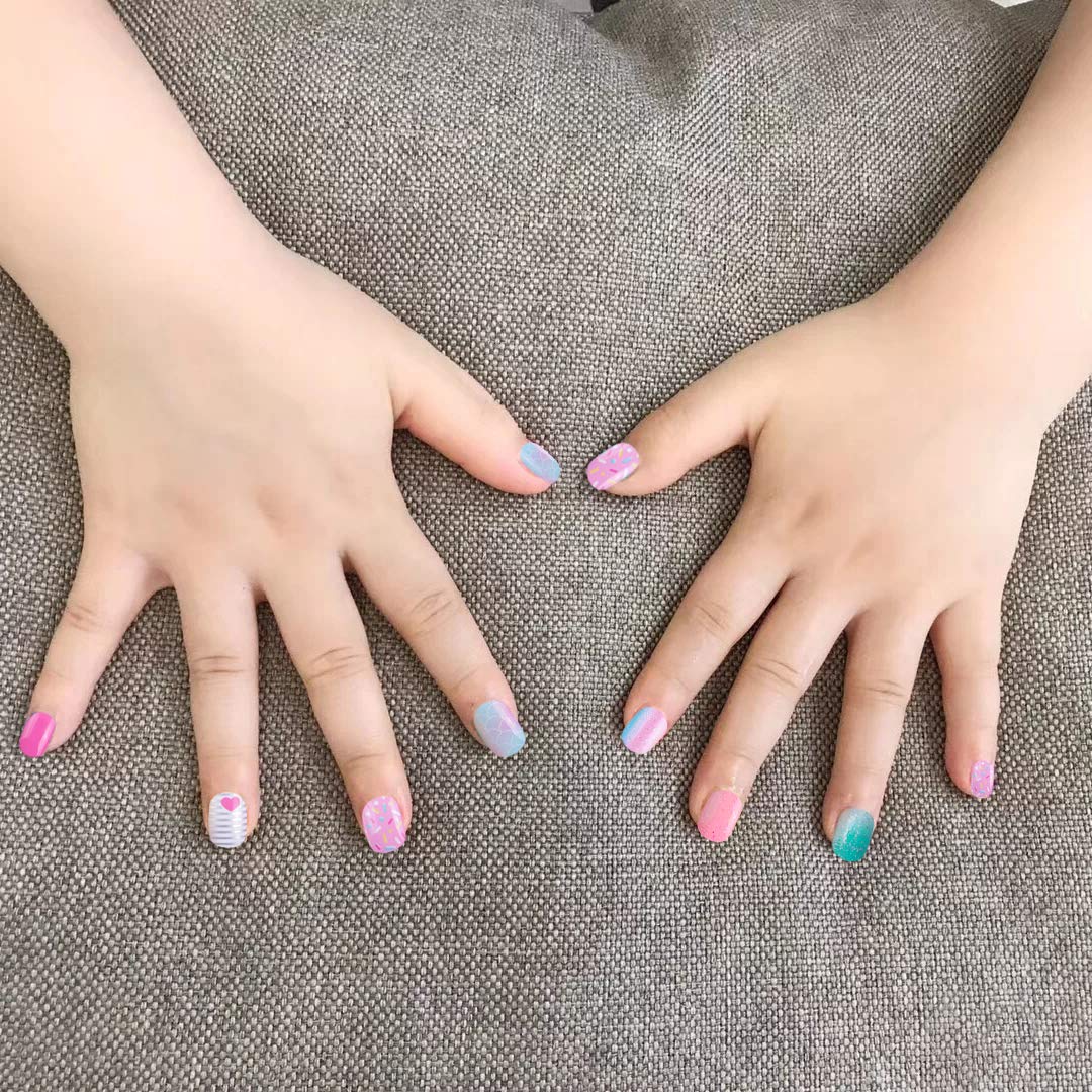 SIUSIO diseño multicolor gradiente, rápida aplicación sin gel ni esmalte.