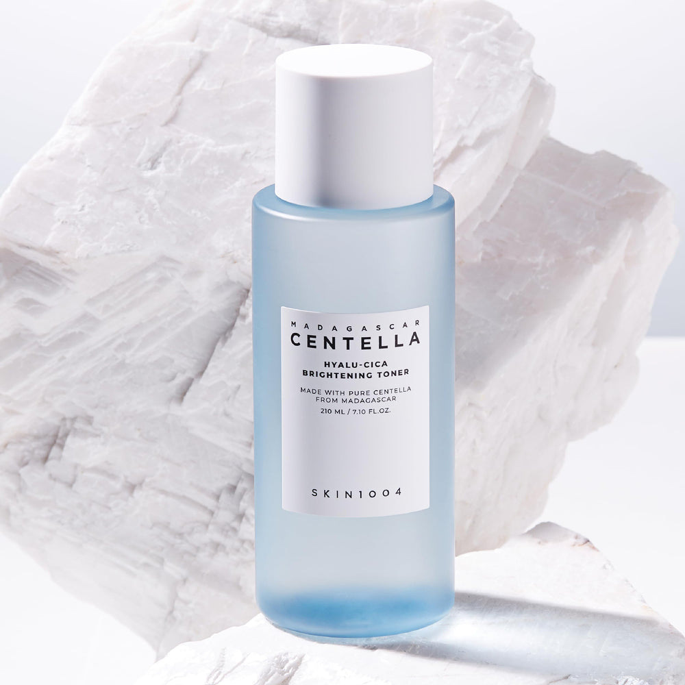 SKIN1004 Hyalu-Cica Toner, ingredientes seleccionados para piel calmada.