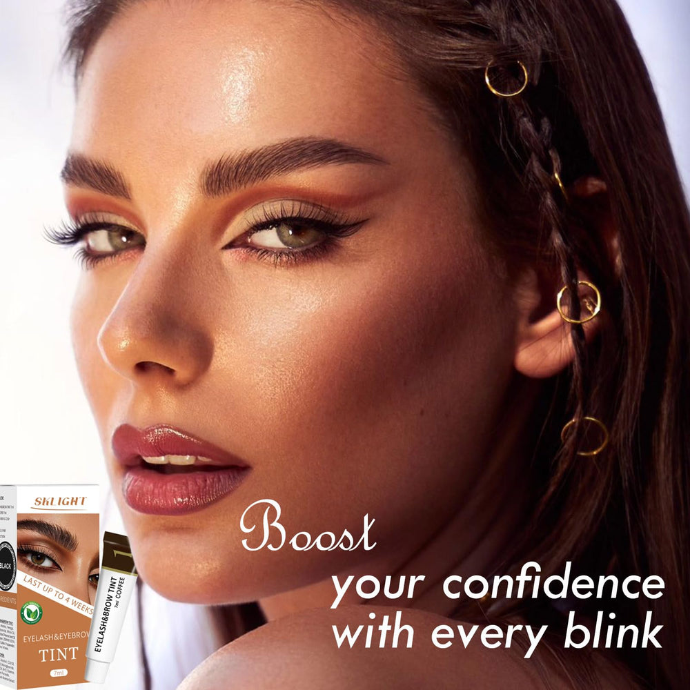Waterproof, smudge-proof formula retained after light sweat exposure.