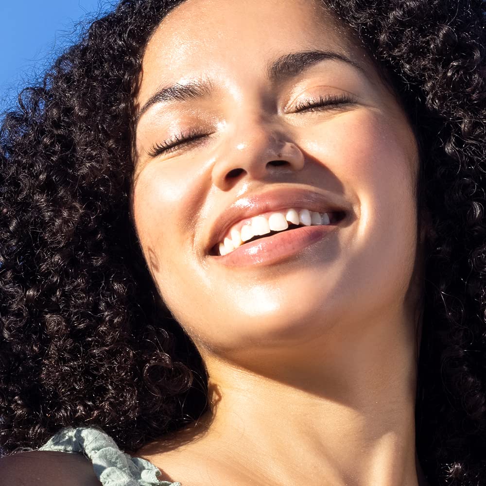 Sky Organics grapeseed oil texture closeup highlights smooth finish ready to apply