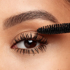 Smashbox Full Exposure Mascara glossy length on natural-looking lashes.