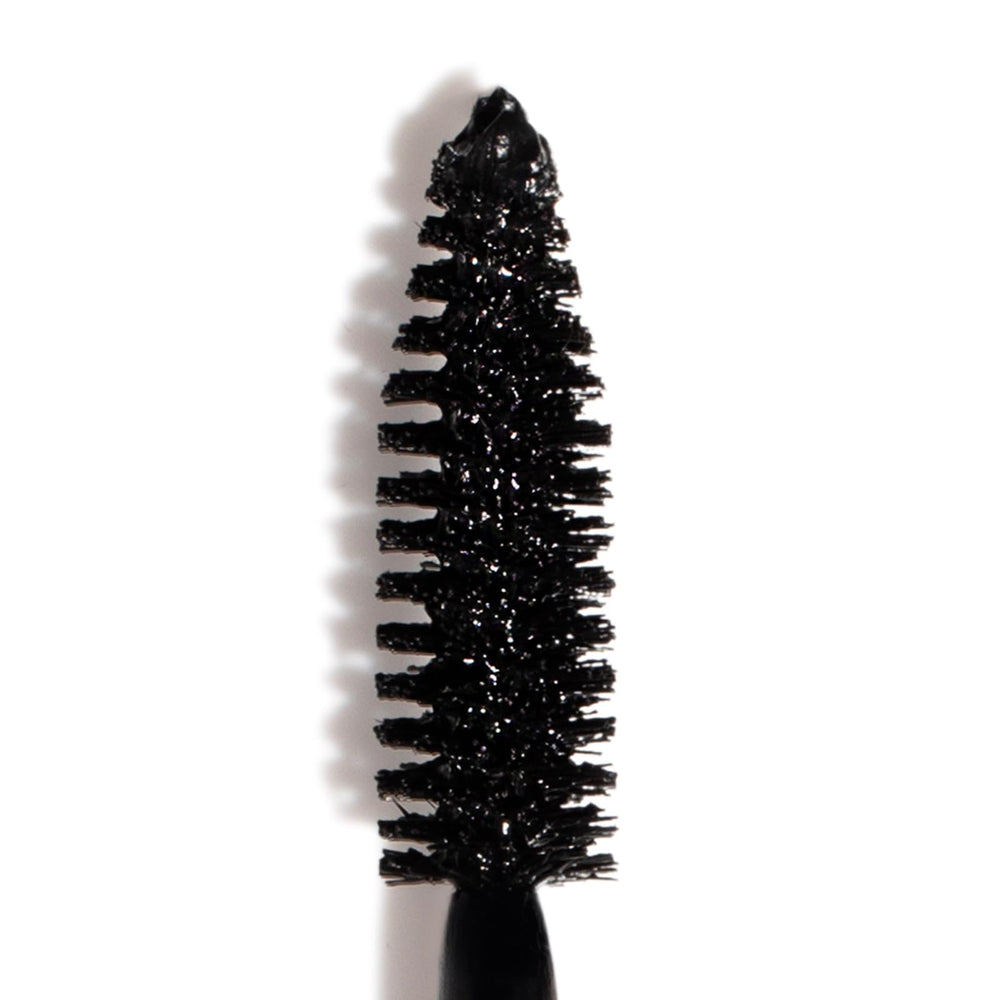 Smashbox Full Exposure Mascara longwear image featuring durable wear in humid conditions.