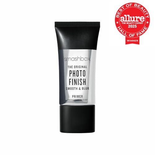 Smashbox Photo Finish transparent gel primer provides a clean base for long-lasting makeup.
