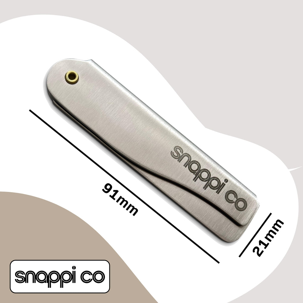 Snappi Co beard comb with polished edges for comfortable handling
