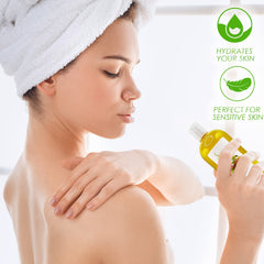 Soapeauty Golden Jojoba Oil being poured for quick-absorb hydration