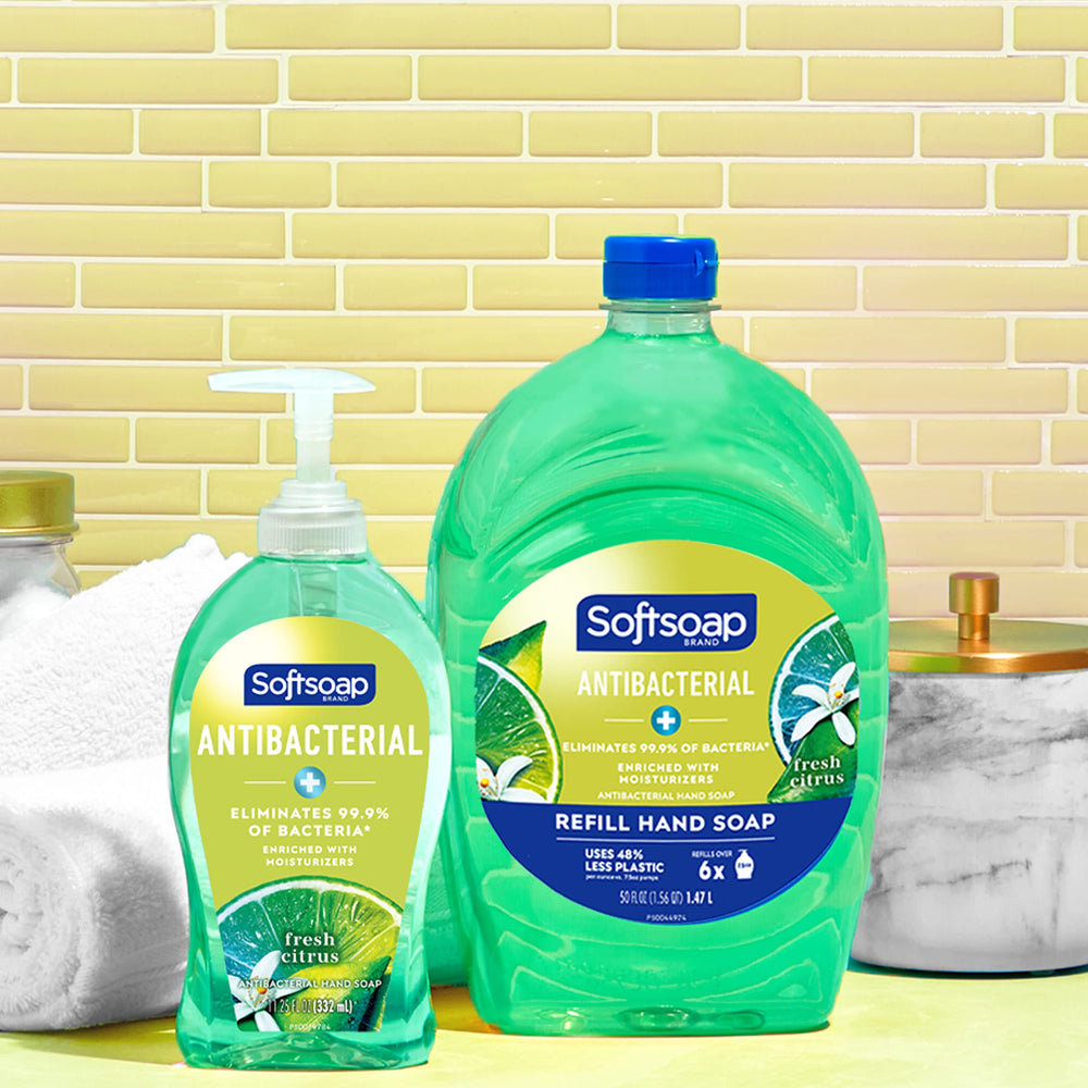 Softsoap antibacteriano, etiqueta y fragancia cítrica, enfoque en la piel.