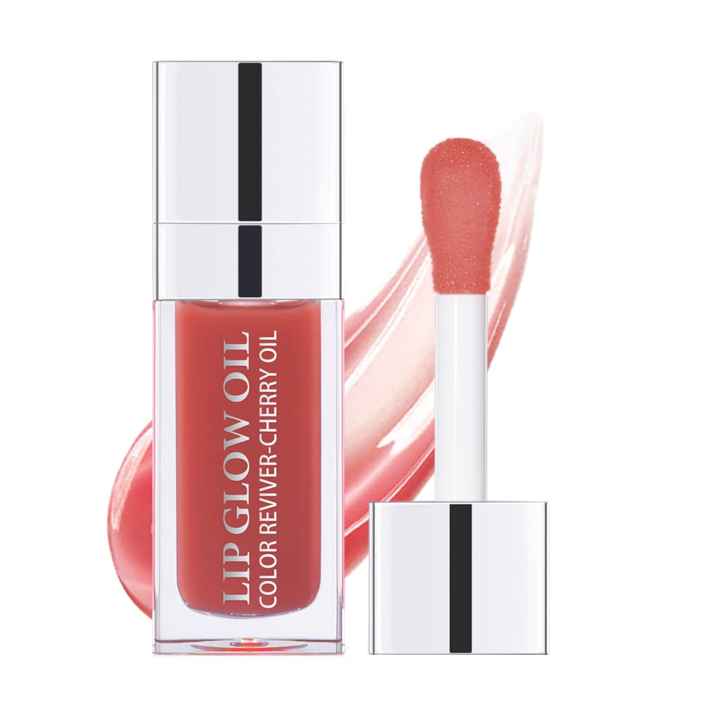 Sokgo Hydrating Lip Glow Oil application delivers smooth plumping for daily wear.