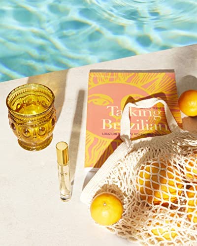 Soft gold accents reflect the creamy notes inside the Sol de Janeiro bottle