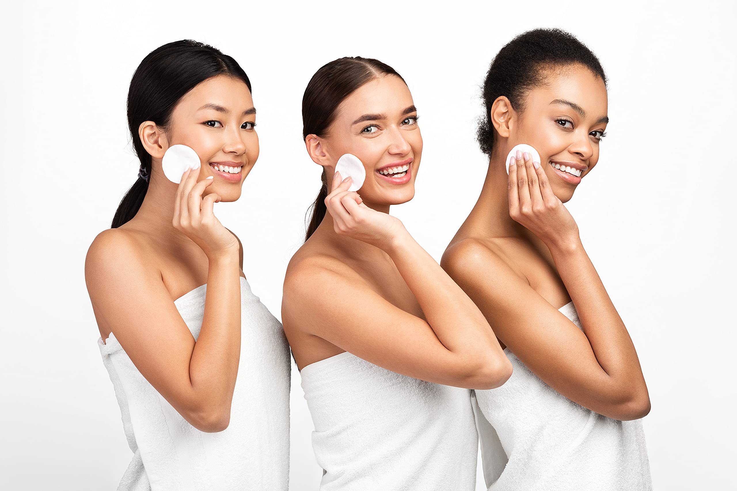 SOULSATION Organic Cotton Rounds lint-free design for smooth skincare cleansing.