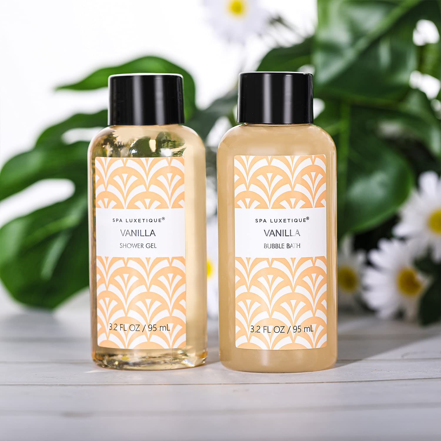 Spa Luxetique loción corporal vainilla, hidratación ligera para piel seca.