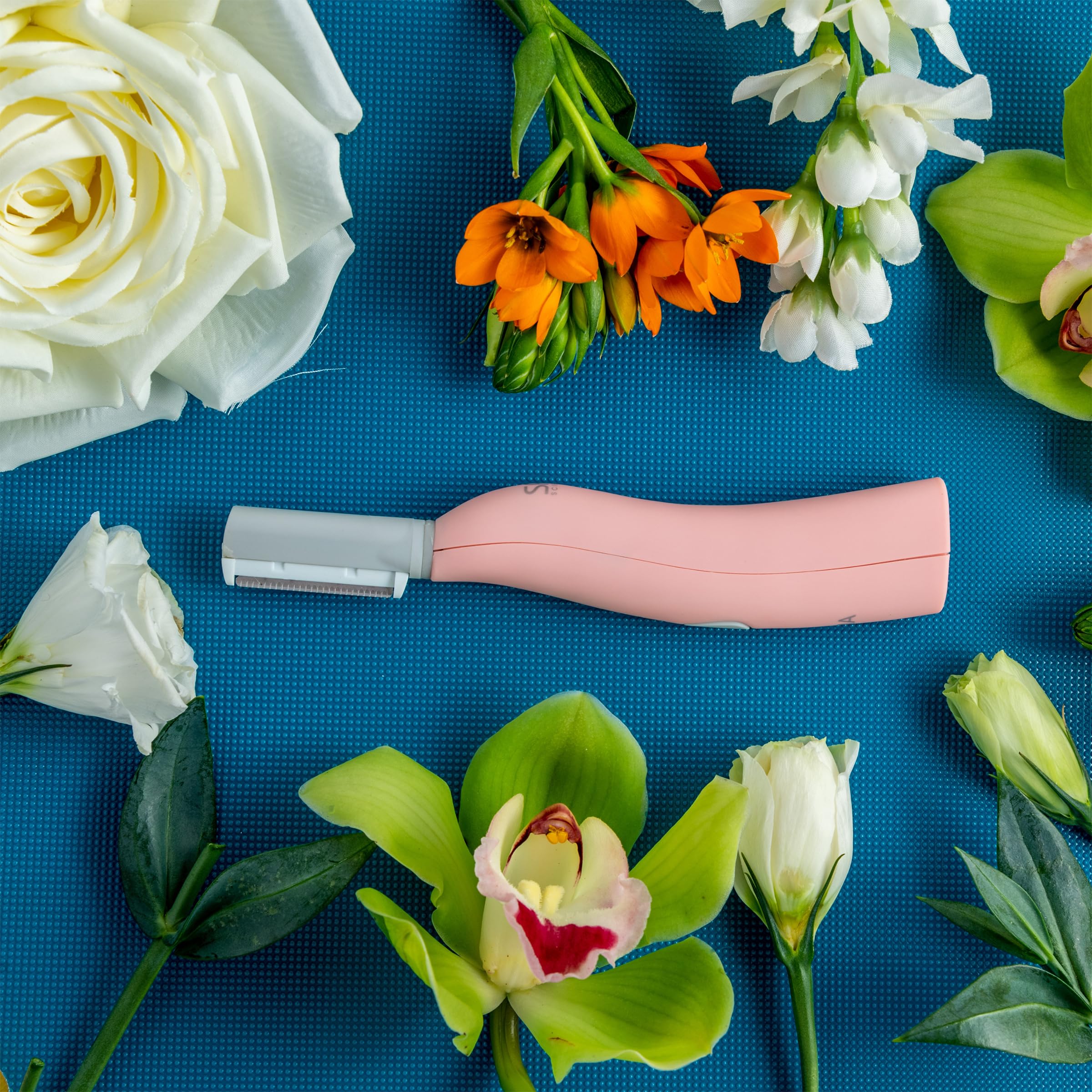 SPA SCIENCES SIMA razor in at home spa scene for convenient routine