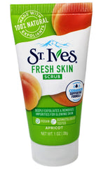 St. Ives Fresh Skin Scrub usa polvo de nuez natural para exfoliación suave.