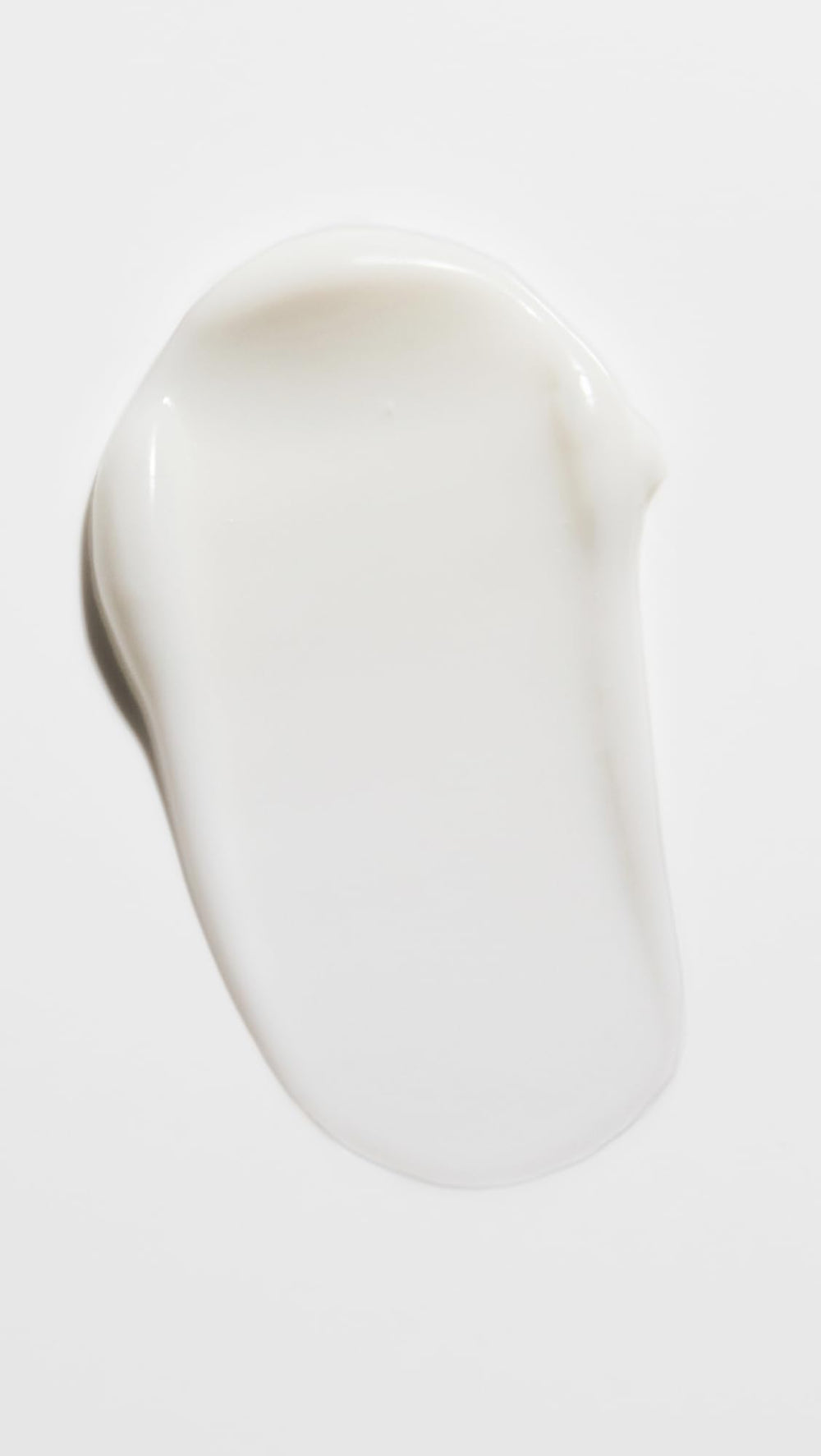St.Tropez Gradual Tan glow on skin highlighting hydrating formula and blendable tone