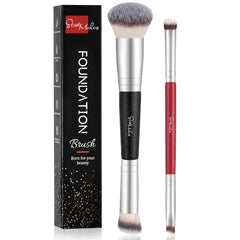 START MAKERS dual-ended foundation brush close-up for smooth, even coverage.