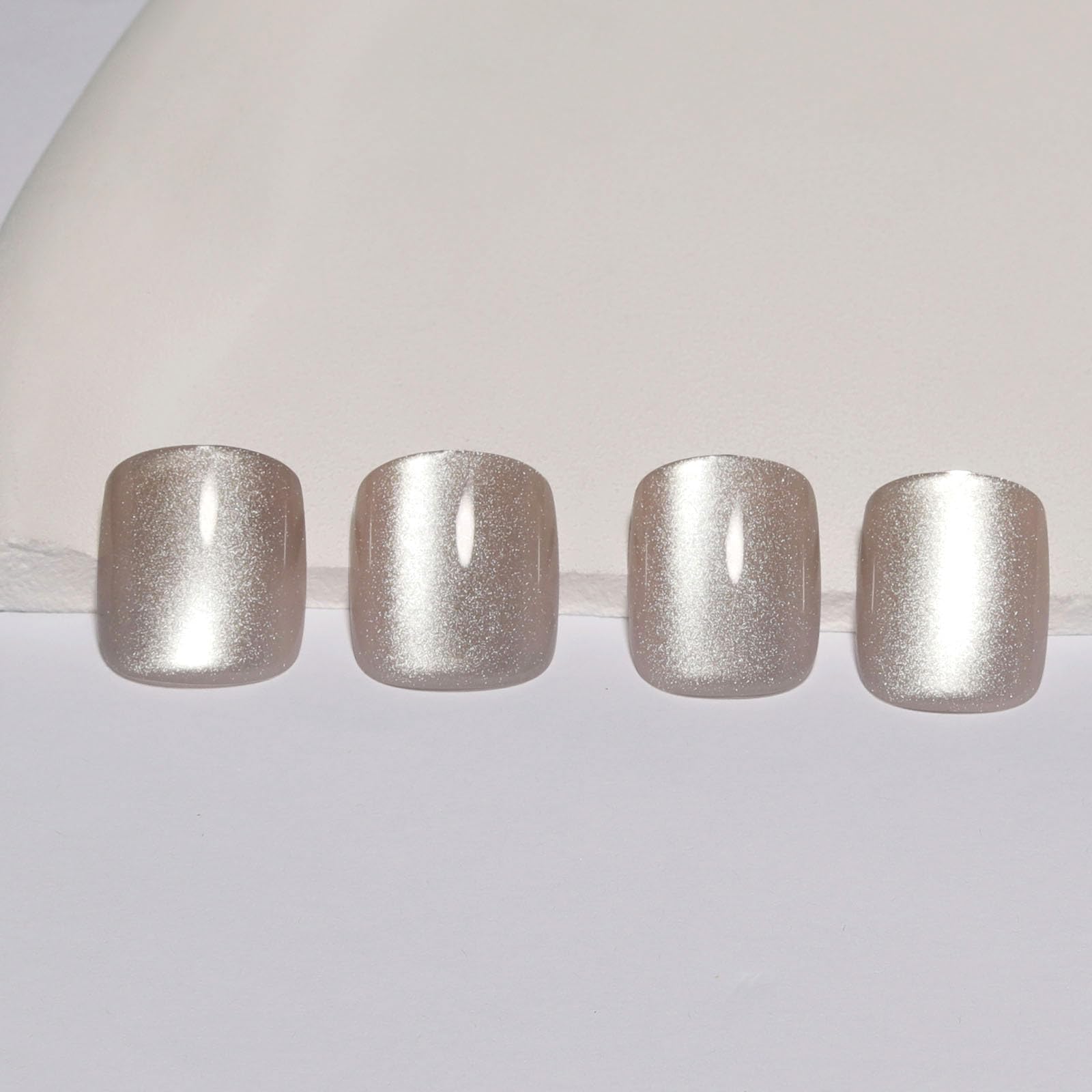 Stbisen short press-on nails with glue for secure, lasting wear.