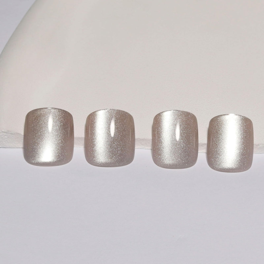 Stbisen short press-on nails with glue for secure, lasting wear.