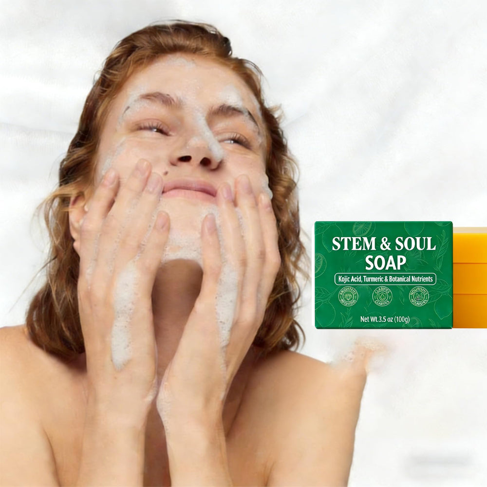 Stem and Soul Jabón Curcuma Limón: aplicación facial suave para piel equilibrada.
