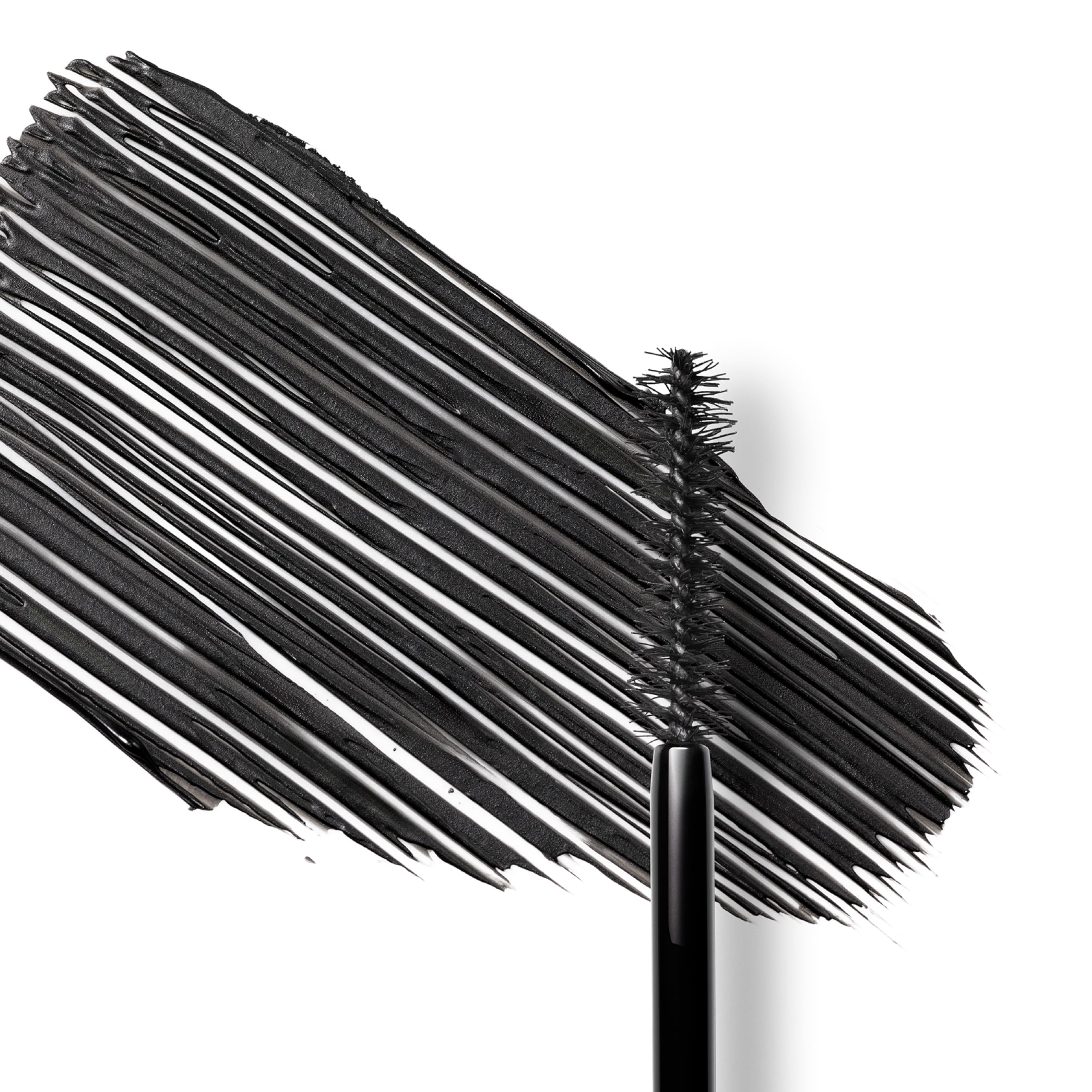 STILA Huge Extreme Lash Mascara applied lashes showing instant volume and length