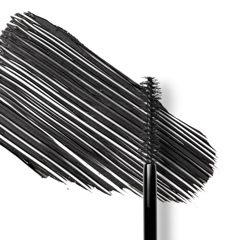STILA Huge Extreme Lash Mascara applied lashes showing instant volume and length