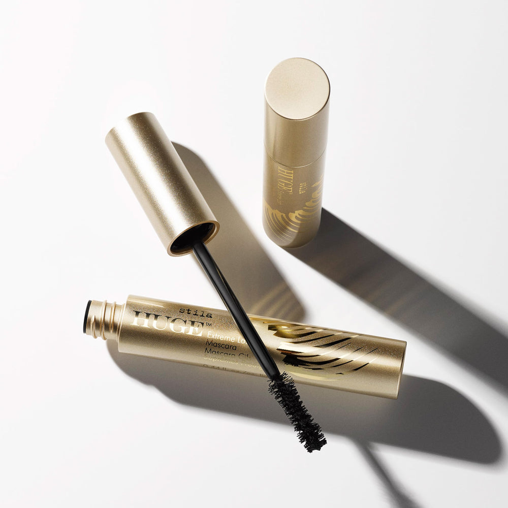 STILA Huge Extreme Lash Mascara no clump formula keeps lashes separated
