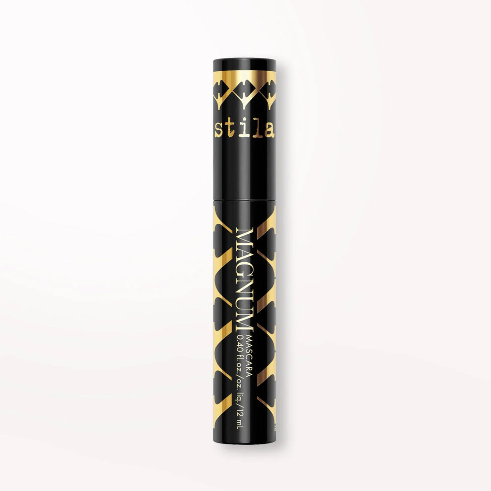 Fórmula cremosa sin grumos que cuida las pestañas con Magnum XXX