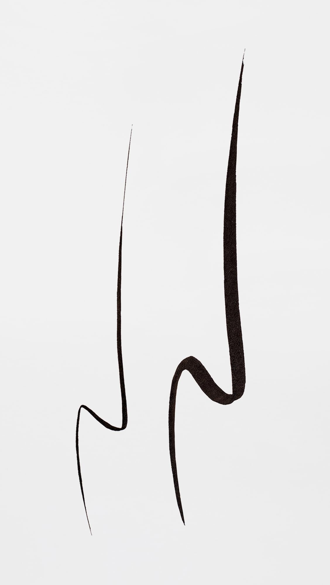 Stila Stay All Day Dual-Ended Eyeliner waterproof formula demonstrates smudge-proof, long-wearing performance.