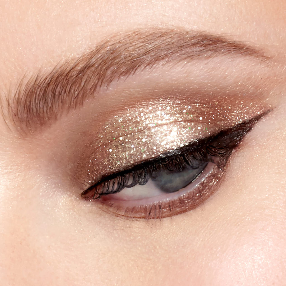 stila Kitten Karma: secado rápido para un acabado de alto brillo.